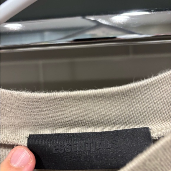 Fear of God Essentials Tee Size L - Picture 4 of 8